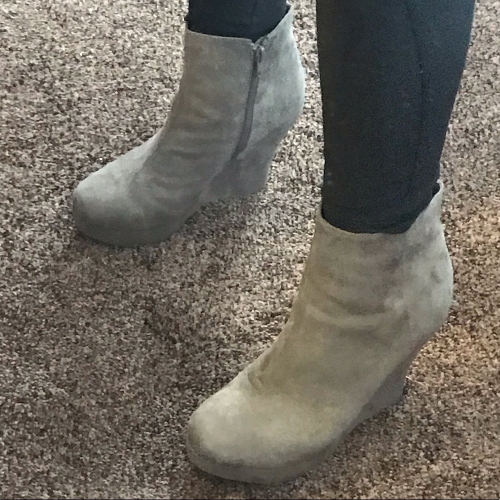 NWOT express faux grey/taupe leather wedge boots.